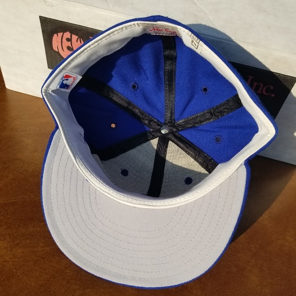 1983/1984 Atlanta Braves Fitted Hat - Picture 2 of 6